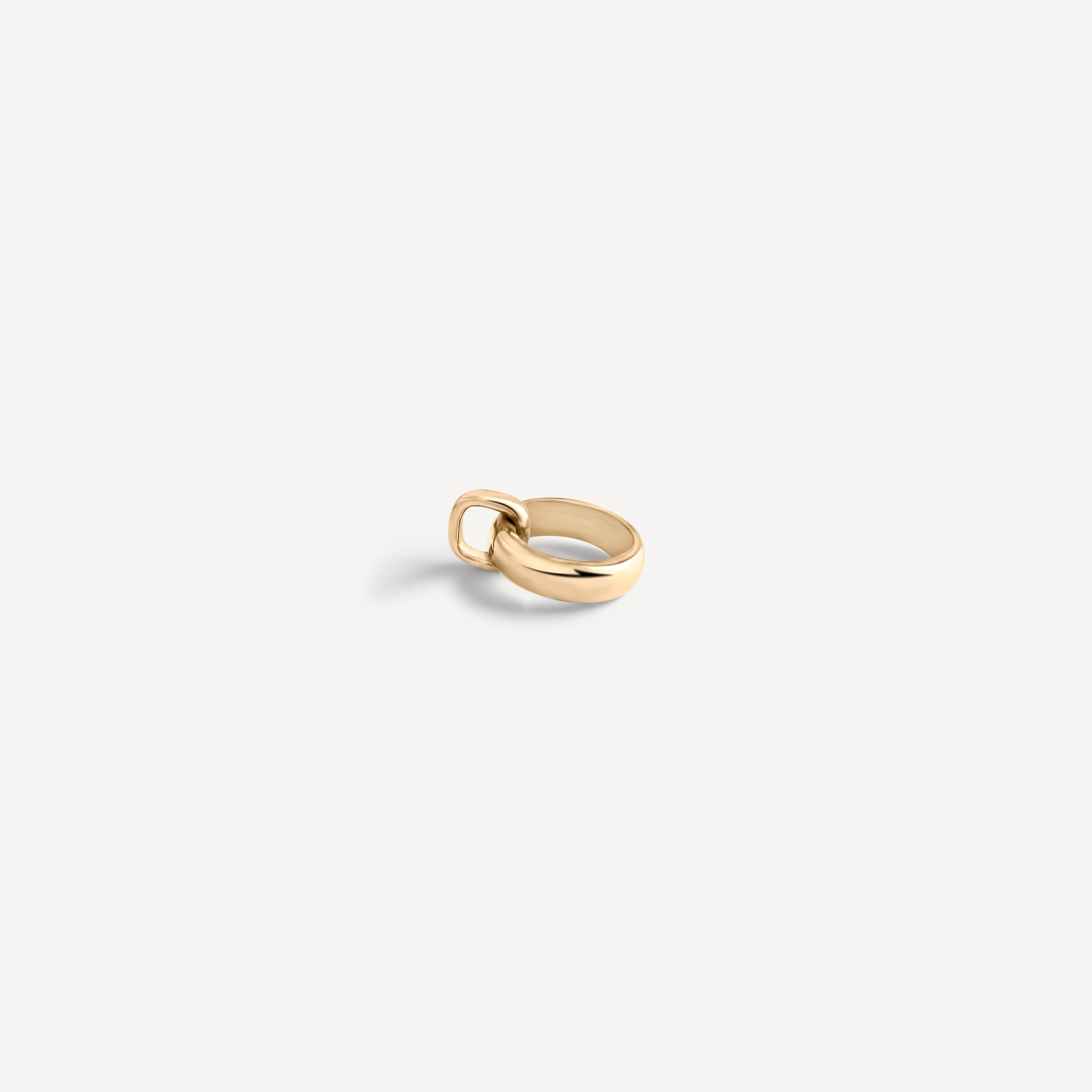 Odette Pendant 14k gold round pendant necklace for everyday wear
