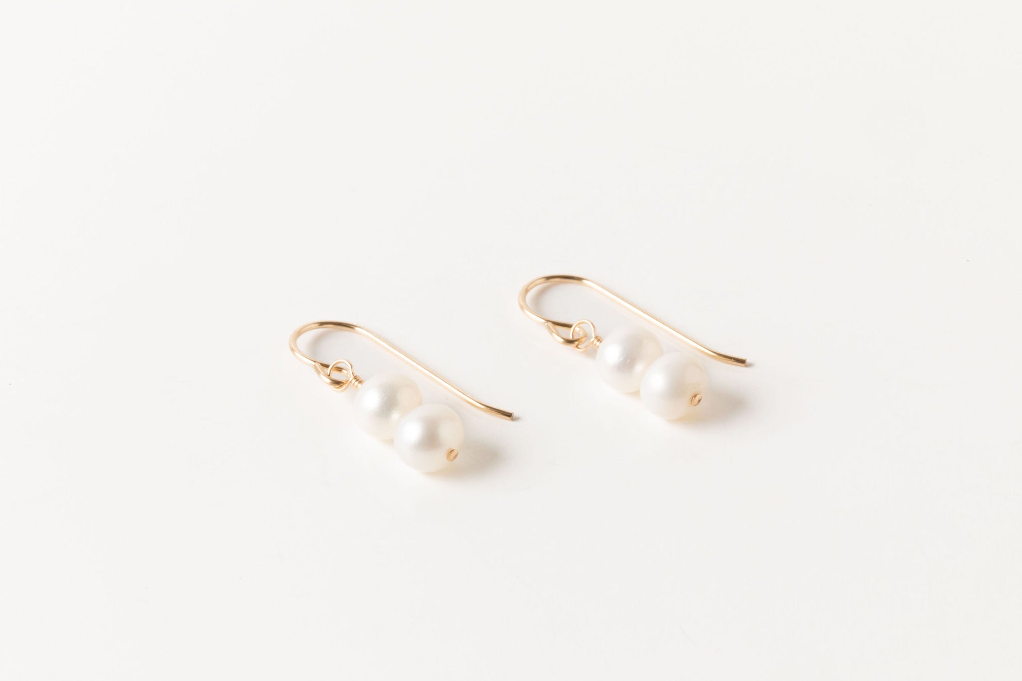 Delicate Pearl Chain Earrings, 14K Gold Filled Hanging Pearl Earrings, Elegant Seed Pearl Earrings, Bridal Pearl Earrings, Gifts for Women