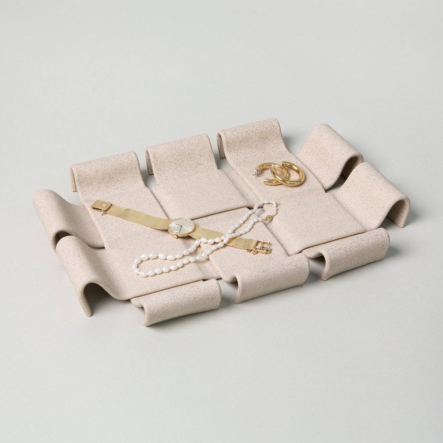 Gala Tray, Sand holding jewelry
