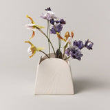 Olto Vase Short, Glacé holding flowers