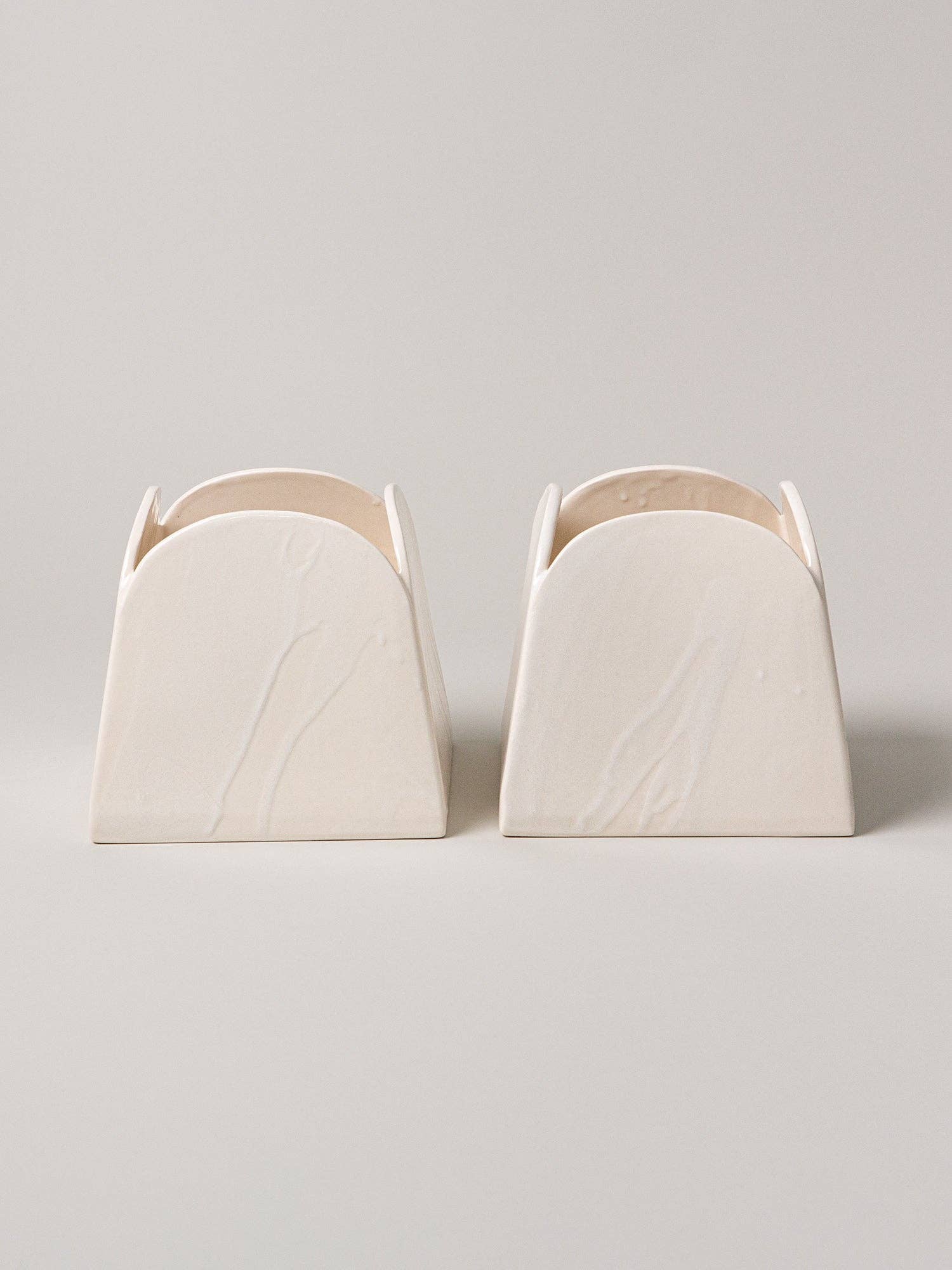 Olto Vase Short, Glacé — two vases side by side